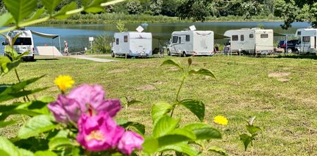 Wohnmobile am SchiederSee