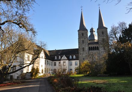 Blick auf die Abtei in Marienmünster, Foto: J. Suermann / Stadt Marienmünster