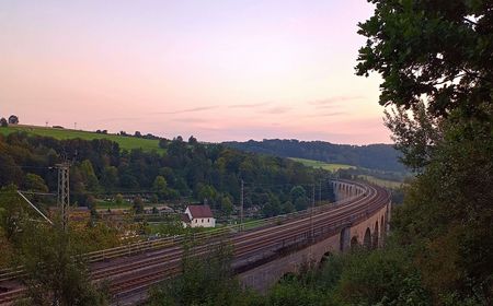 Sonnenuntergang beim Großen Viadukt in Altenbeken