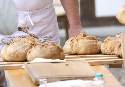 Stand mit Brot auf dem "Bockhorster Spargelmarkt" Versmold Foto: Stadt Versmold