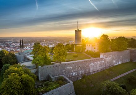 Sonnenuntergang über der Sparrenburg