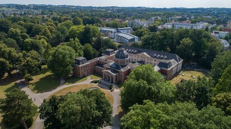 Luftaufnahme Historisches Badehaus im Staatsbad Bad Oeynhausen 