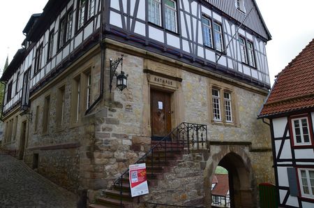 Warburg-Rathaus Neustadtseite