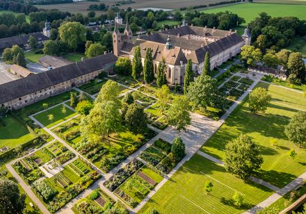 Schloss Corvey und Remtergarten im Kulturland Kreis Höxter