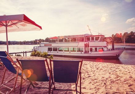 Fahrgastschiff am Schiedersee