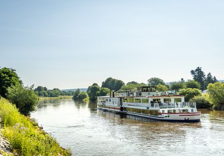 Schiff auf dem Fluss Weser