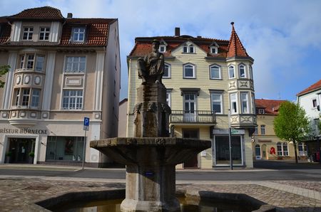Warburg-Eisenhoit-Denkmal