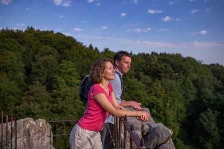 Auf den Externsteinen durchatmen und den Ausblick genießen, Foto: Tourismus NRW e. V./Teutoburger Wald Tourismus