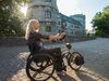 Rollstuhlfahrerin auf der Wewelsburg, Büren. Foto: Teutoburger Wald / M. Schoberer