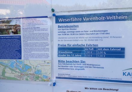 Infotafel Weserfähre mit Preisauskunft