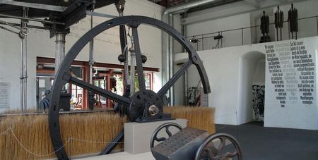 Ausstellung im Historischen Museum Bielefeld mit alten Landwirtschaftsmaschinen