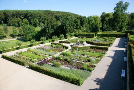 Blick auf den Konventgarten am Kloster Dalheim